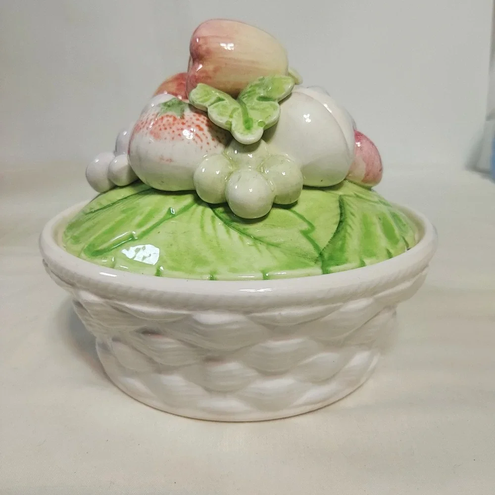 Vintage Elizabeth Arden Ceramic Fruit Basket Trinket Candy Dish Lid Japan‎